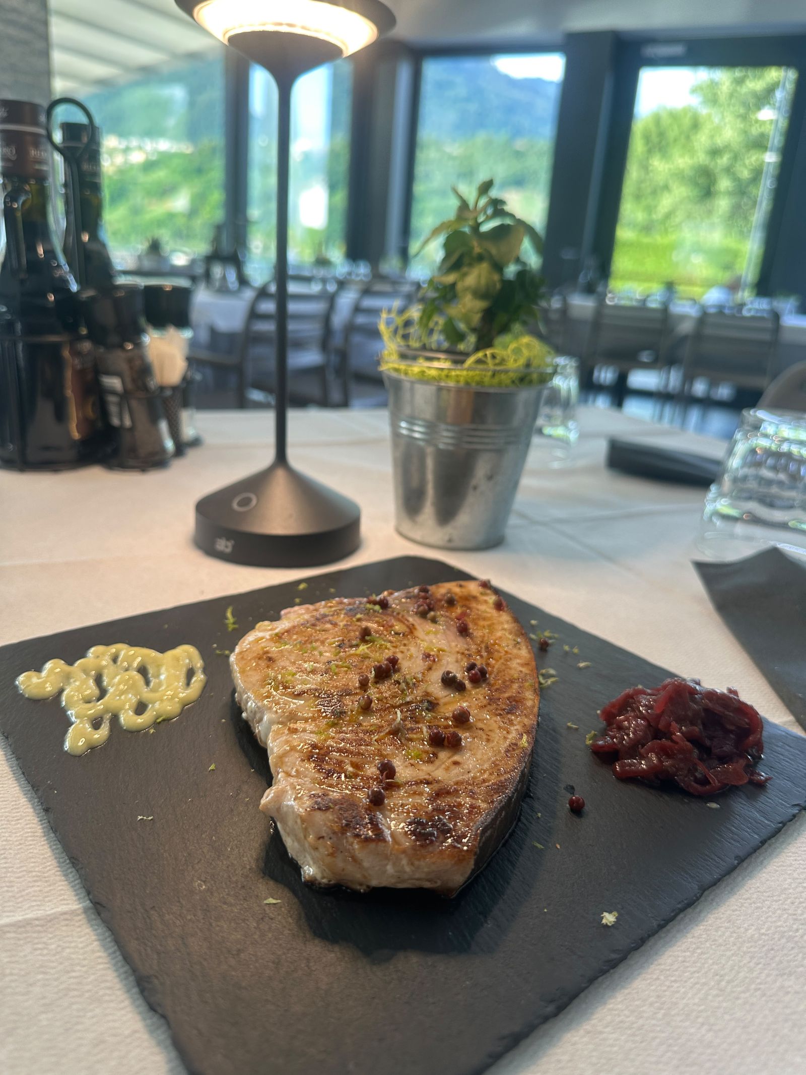 Piatto di carne al Ristorante Panorama sul Lago di Caldonazzo